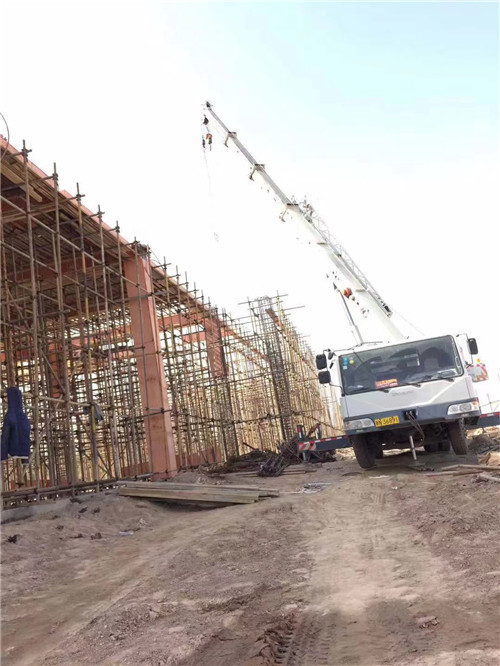 抚远市吊车作业的安全注意事项有哪些？