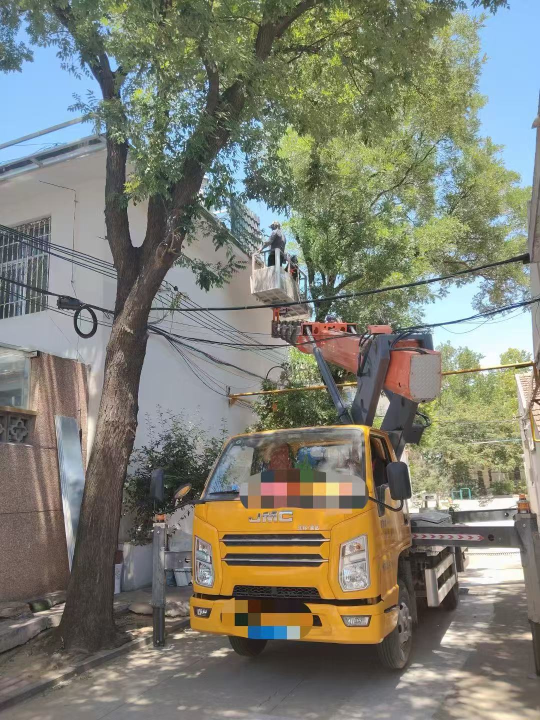 抚远市高空作业车能吊装重物吗？最大承载多少公斤？