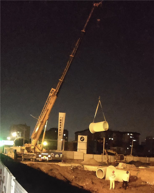 抚远市“弯臂矫正”—— 吊车的 “形变补偿” 技术